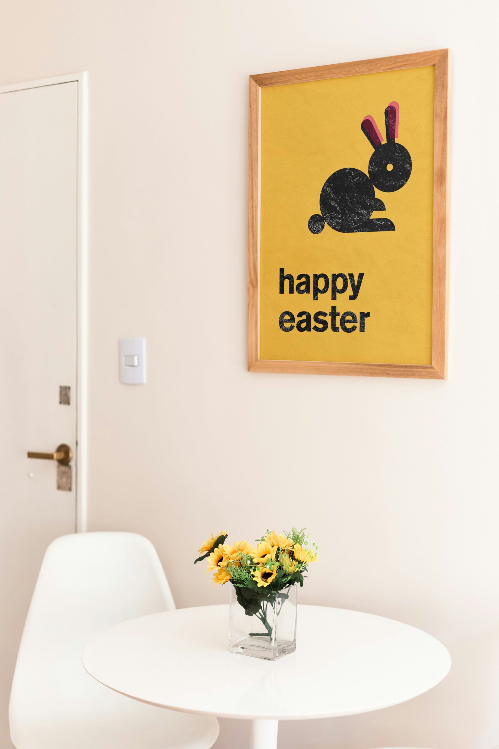 Ilustração Happy Easter num quadro decorativo.